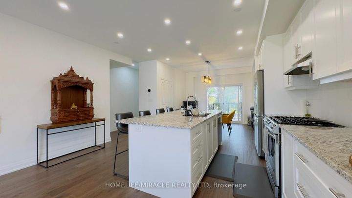 Photo 12 at 9 Briar Court, Georgetown, Halton Hills