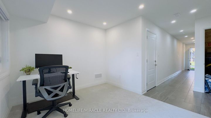 Photo 19 at 9 Briar Court, Georgetown, Halton Hills