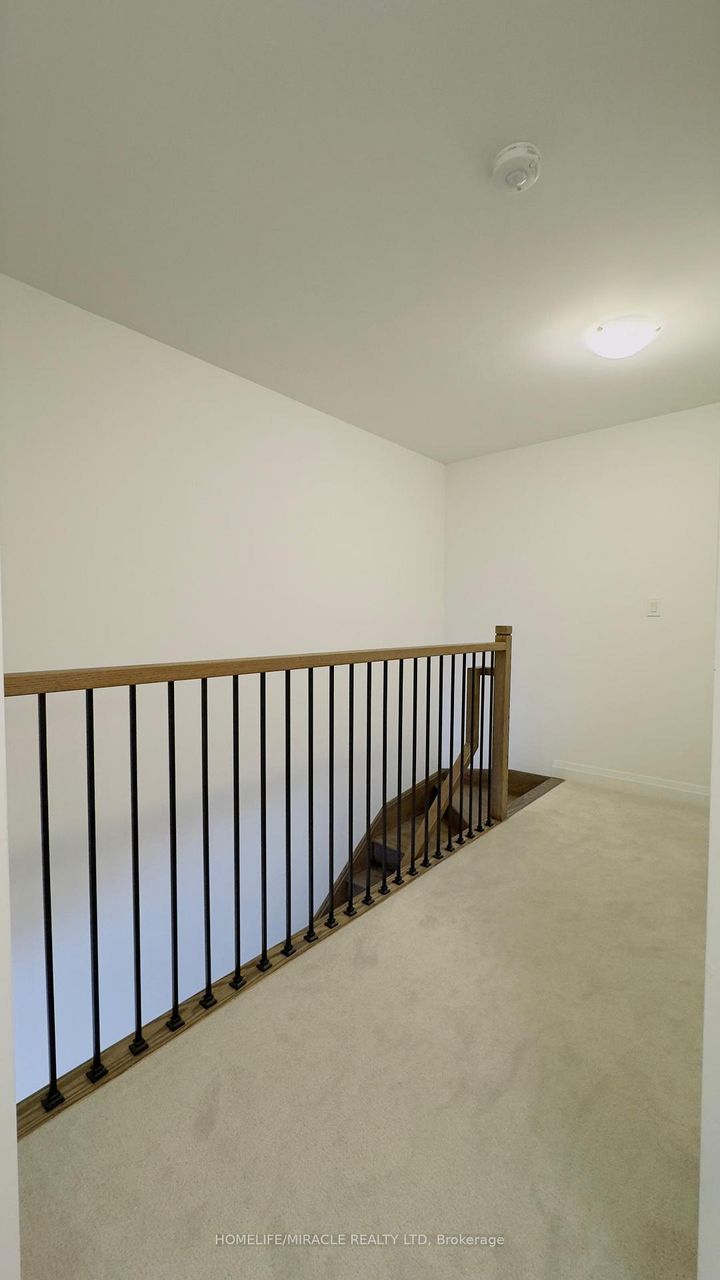 Photo 21 at 9 Briar Court, Georgetown, Halton Hills