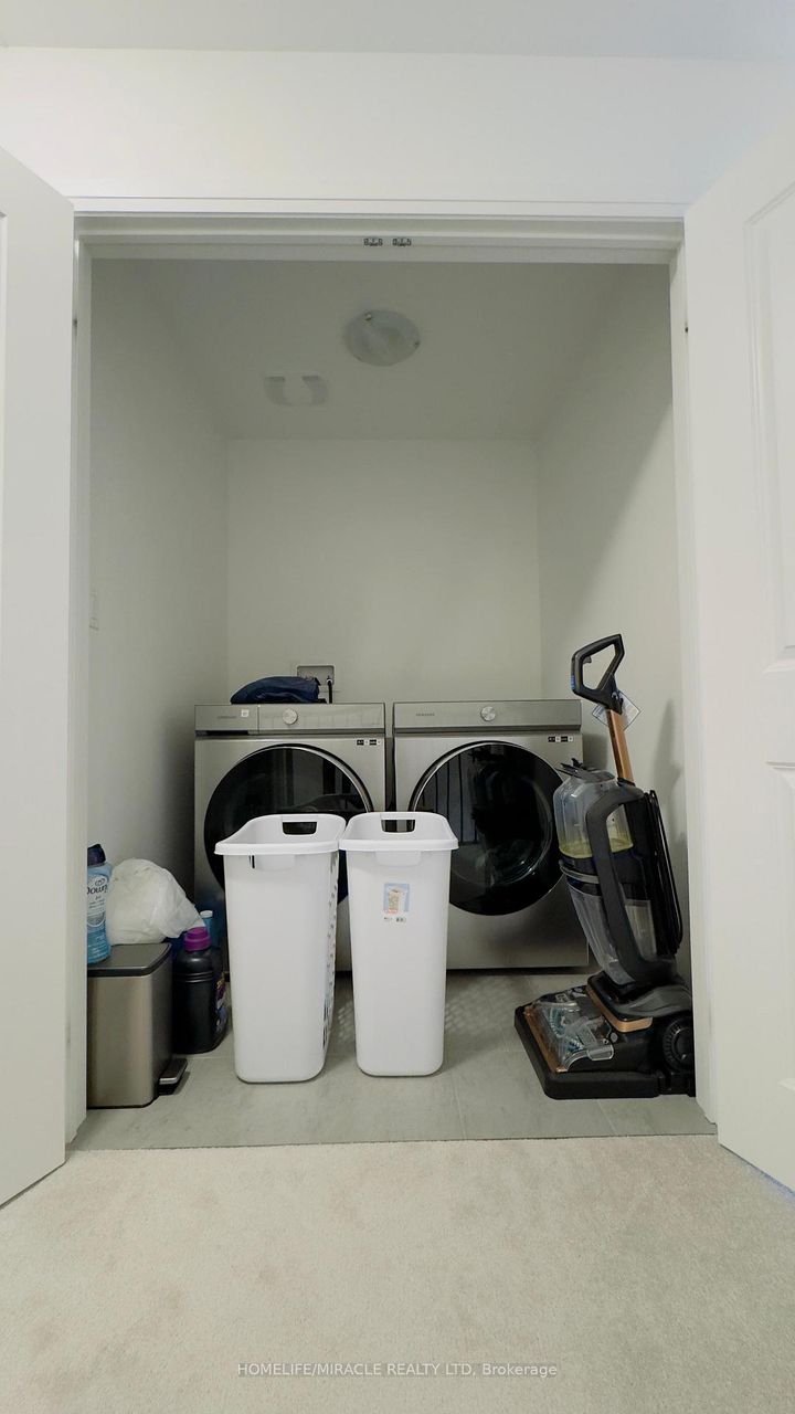 Photo 31 at 9 Briar Court, Georgetown, Halton Hills