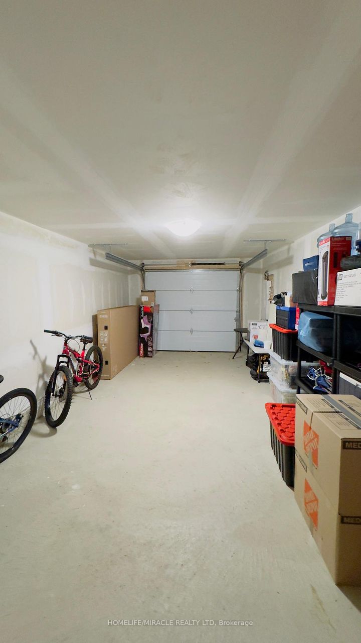 Photo 35 at 9 Briar Court, Georgetown, Halton Hills