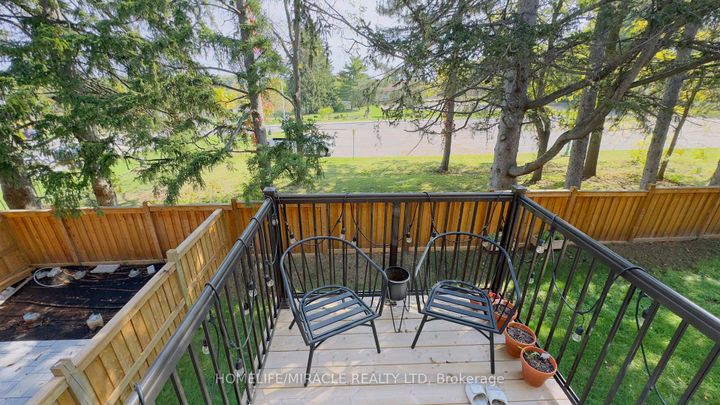 Photo 38 at 9 Briar Court, Georgetown, Halton Hills