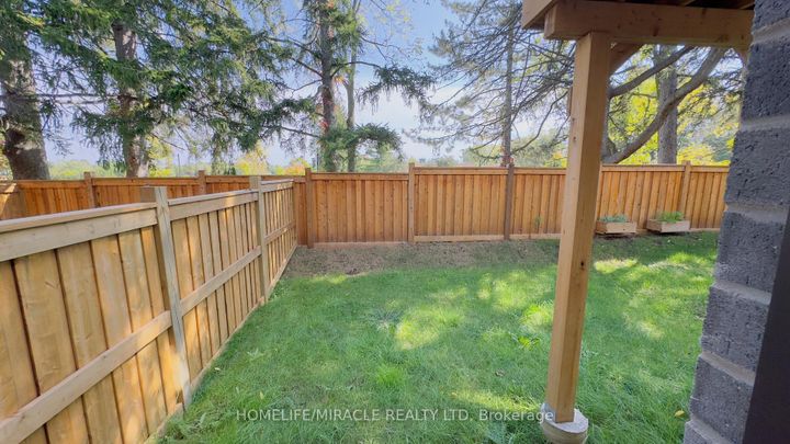 Photo 41 at 9 Briar Court, Georgetown, Halton Hills