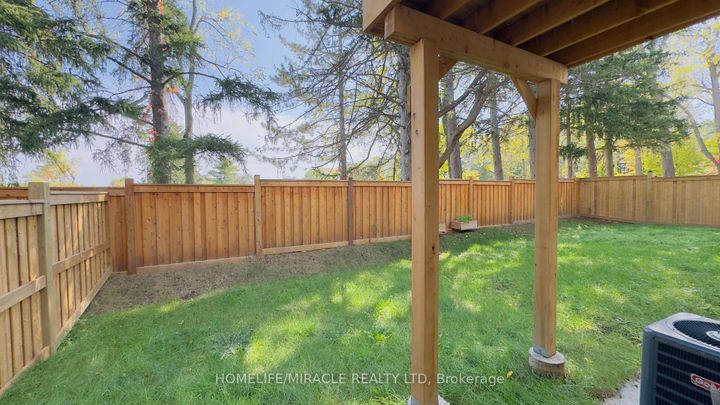 Photo 42 at 9 Briar Court, Georgetown, Halton Hills