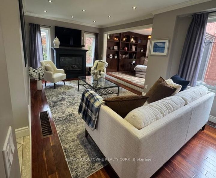 Photo 13 at 11 Morrison Creek Crescent, RO River Oaks, Oakville