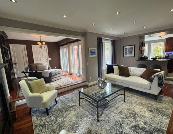 Photo 14 at 11 Morrison Creek Crescent, RO River Oaks, Oakville