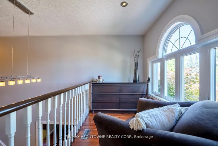 Photo 18 at 11 Morrison Creek Crescent, RO River Oaks, Oakville