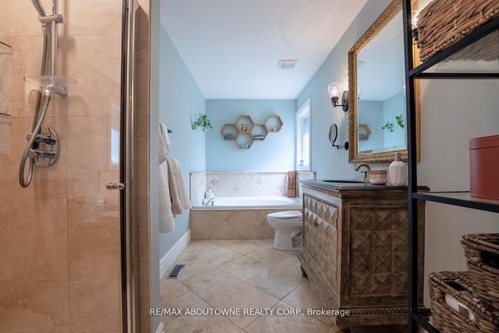 Photo 22 at 11 Morrison Creek Crescent, RO River Oaks, Oakville