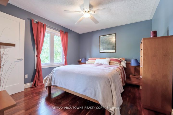 Photo 24 at 11 Morrison Creek Crescent, RO River Oaks, Oakville