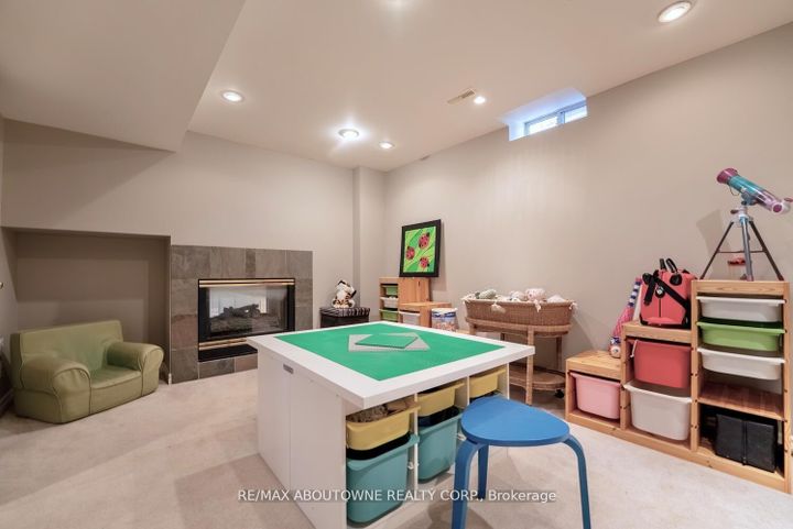 Photo 29 at 11 Morrison Creek Crescent, RO River Oaks, Oakville