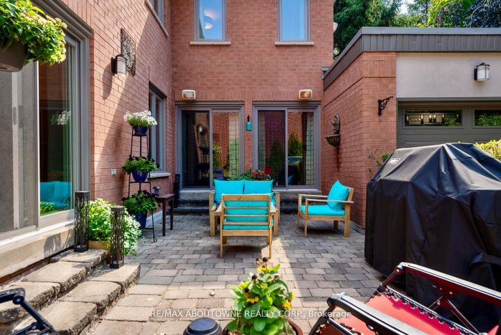 Photo 32 at 11 Morrison Creek Crescent, RO River Oaks, Oakville