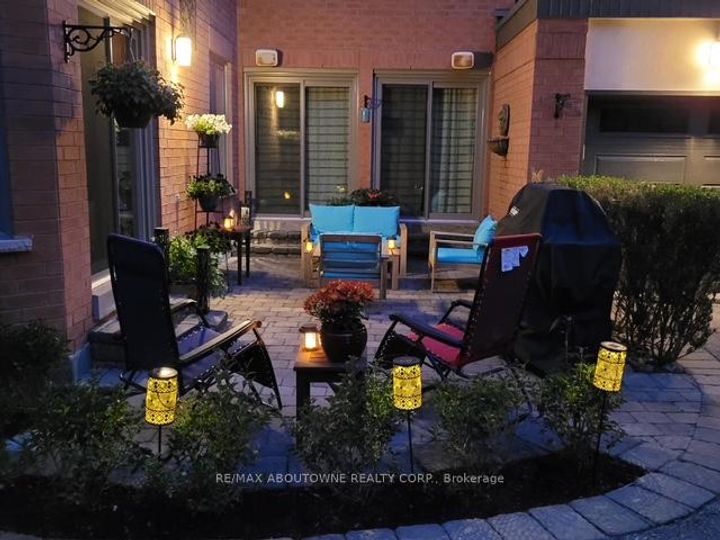 Photo 33 at 11 Morrison Creek Crescent, RO River Oaks, Oakville