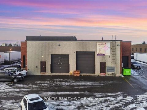 Photo 7 at 7 BRADWICK Drive, Concord, Vaughan