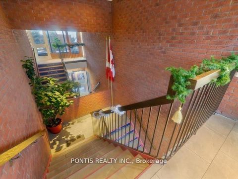 Photo 8 at 7 BRADWICK Drive, Concord, Vaughan