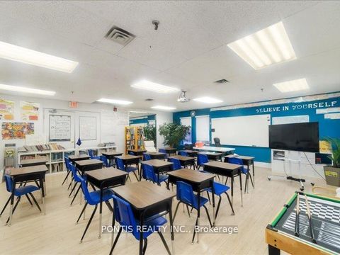 Photo 12 at 7 BRADWICK Drive, Concord, Vaughan