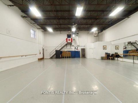 Photo 15 at 7 BRADWICK Drive, Concord, Vaughan