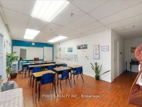 Photo 16 at 7 BRADWICK Drive, Concord, Vaughan