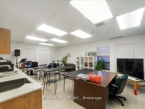 Photo 18 at 7 BRADWICK Drive, Concord, Vaughan