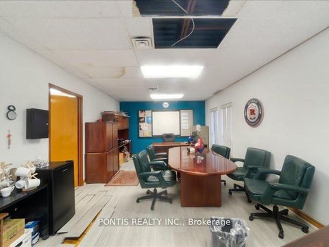 Photo 21 at 7 BRADWICK Drive, Concord, Vaughan