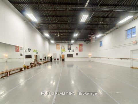 Photo 33 at 7 BRADWICK Drive, Concord, Vaughan