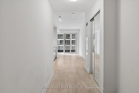 Photo 8 at 531 - 60 Princess Street, Waterfront Communities C8, Toronto