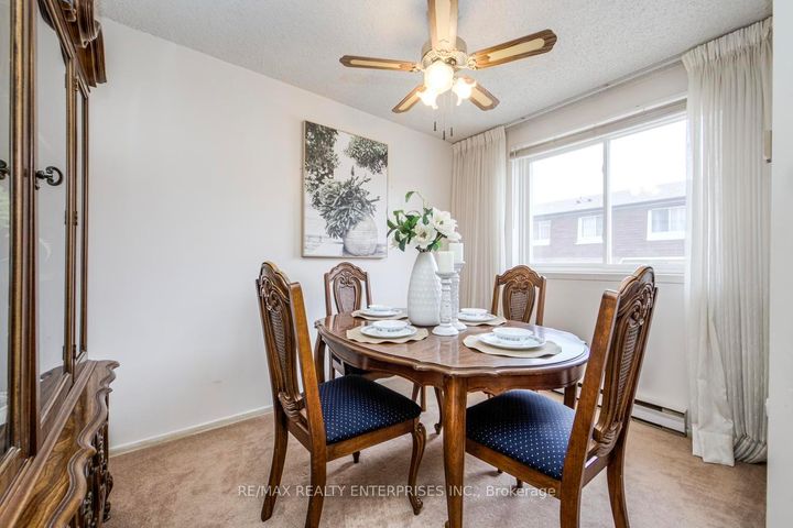 Photo 4 at 186 - 2170 Bromsgrove Road, Clarkson, Mississauga