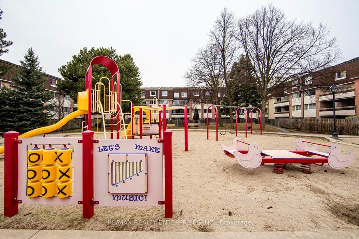 Photo 30 at 186 - 2170 Bromsgrove Road, Clarkson, Mississauga