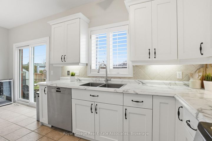 Photo 13 at 486 Delaney Court, Shoreacres, Burlington