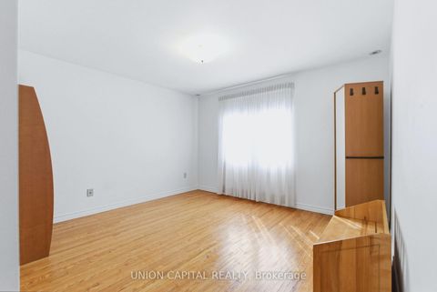 Photo 14 at 60 Groomsport Crescent, Sullivan, Toronto