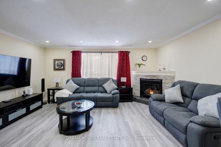 Photo 3 at 2 - 1655 Geta Circle, Village East, Pickering