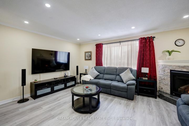 Photo 4 at 2 - 1655 Geta Circle, Village East, Pickering