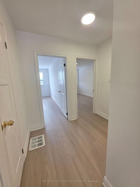 Photo 2 at 1346 Kennedy Road, Dorset Park, Toronto