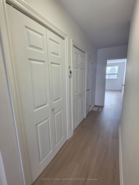 Photo 3 at 1346 Kennedy Road, Dorset Park, Toronto