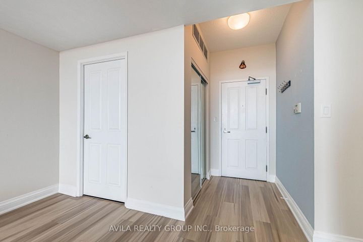 Photo 7 at 409 - 2199 Sixth Line, RO River Oaks, Oakville