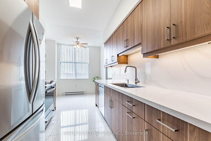 Photo 12 at 409 - 2199 Sixth Line, RO River Oaks, Oakville