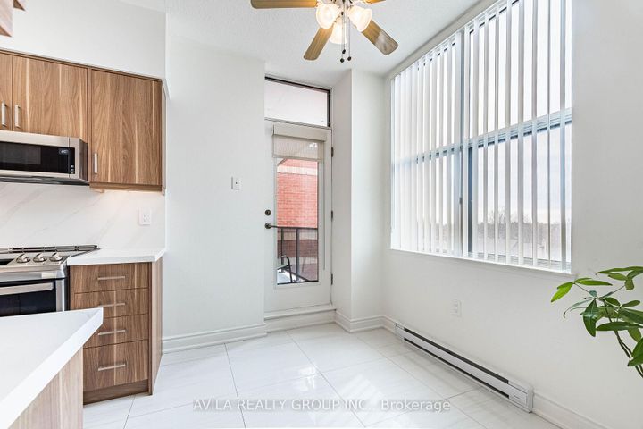 Photo 14 at 409 - 2199 Sixth Line, RO River Oaks, Oakville