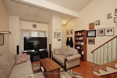 Photo 5 at 3074 Merritt Avenue, Malton, Mississauga