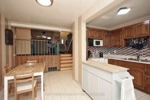 Photo 6 at 3074 Merritt Avenue, Malton, Mississauga