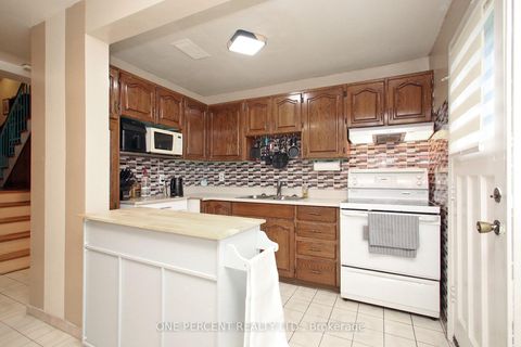 Photo 7 at 3074 Merritt Avenue, Malton, Mississauga