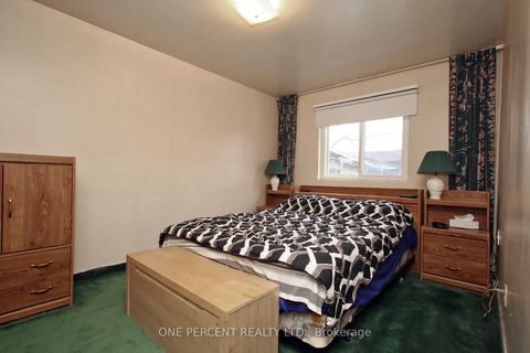 Photo 14 at 3074 Merritt Avenue, Malton, Mississauga