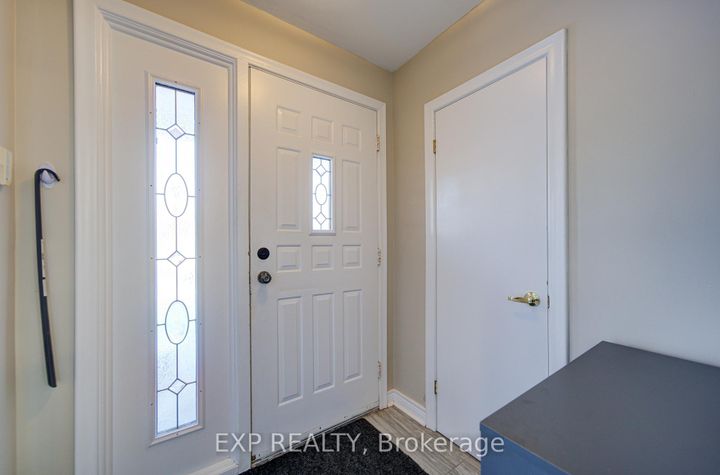 Photo 2 at 10 Pastrano Court, Cliffcrest, Toronto