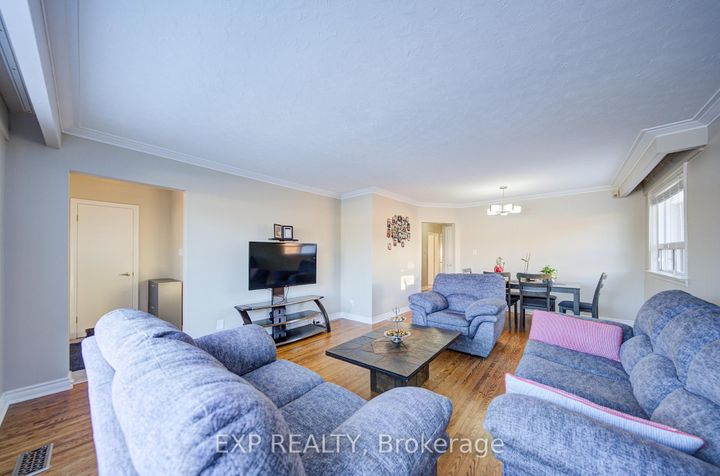 Photo 7 at 10 Pastrano Court, Cliffcrest, Toronto