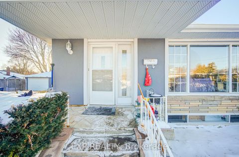 Photo 1 at 10 Pastrano Court, Cliffcrest, Toronto