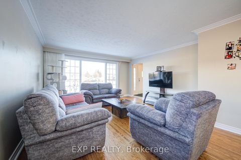 Photo 5 at 10 Pastrano Court, Cliffcrest, Toronto