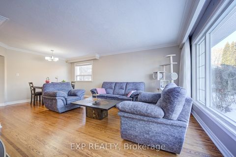 Photo 8 at 10 Pastrano Court, Cliffcrest, Toronto