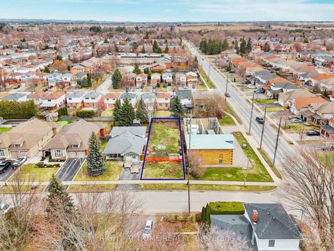 Photo 0 at 7 BRADSHAW Street, Bowmanville, Clarington