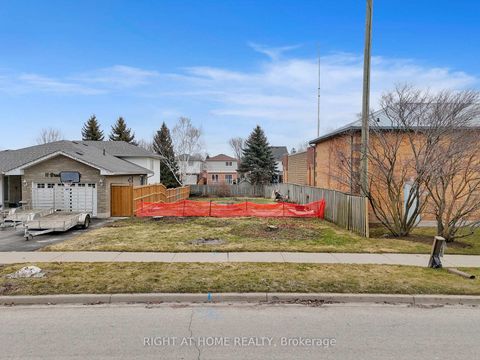 Photo 2 at 7 BRADSHAW Street, Bowmanville, Clarington