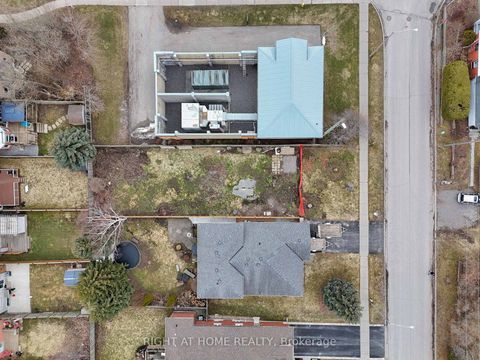 Photo 3 at 7 BRADSHAW Street, Bowmanville, Clarington