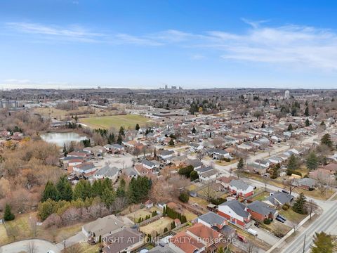 Photo 5 at 7 BRADSHAW Street, Bowmanville, Clarington