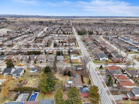 Photo 6 at 7 BRADSHAW Street, Bowmanville, Clarington